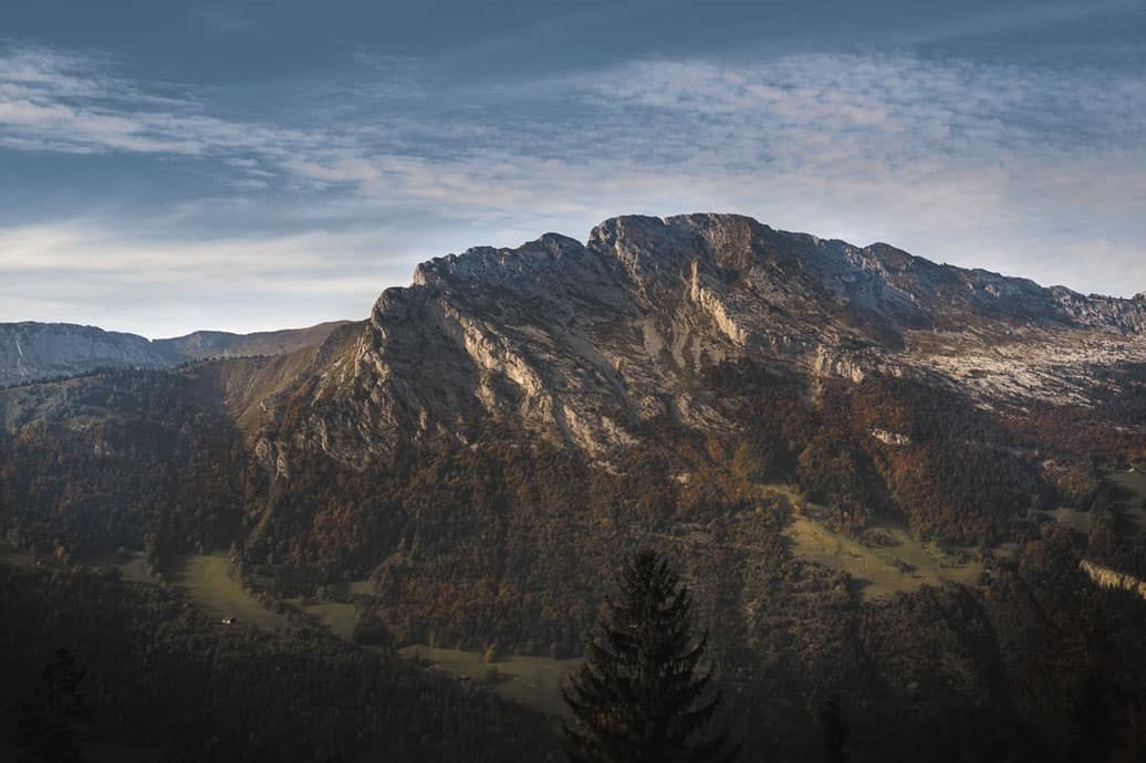 La Ferme des Vônezins votre hôtel de charme, chalet-chambres d’hôtes, spa & restaurant d’alpage dans les Aravis à Thônes en Haute-Savoie entre le Lac d’Annecy, la Clusaz & le Grand-Bornand