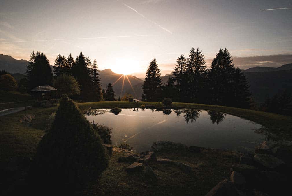 La Ferme des Vônezins votre hôtel de charme, chalet-chambres d’hôtes, spa & restaurant d’alpage dans les Aravis à Thônes en Haute-Savoie entre le Lac d’Annecy, la Clusaz & le Grand-Bornand