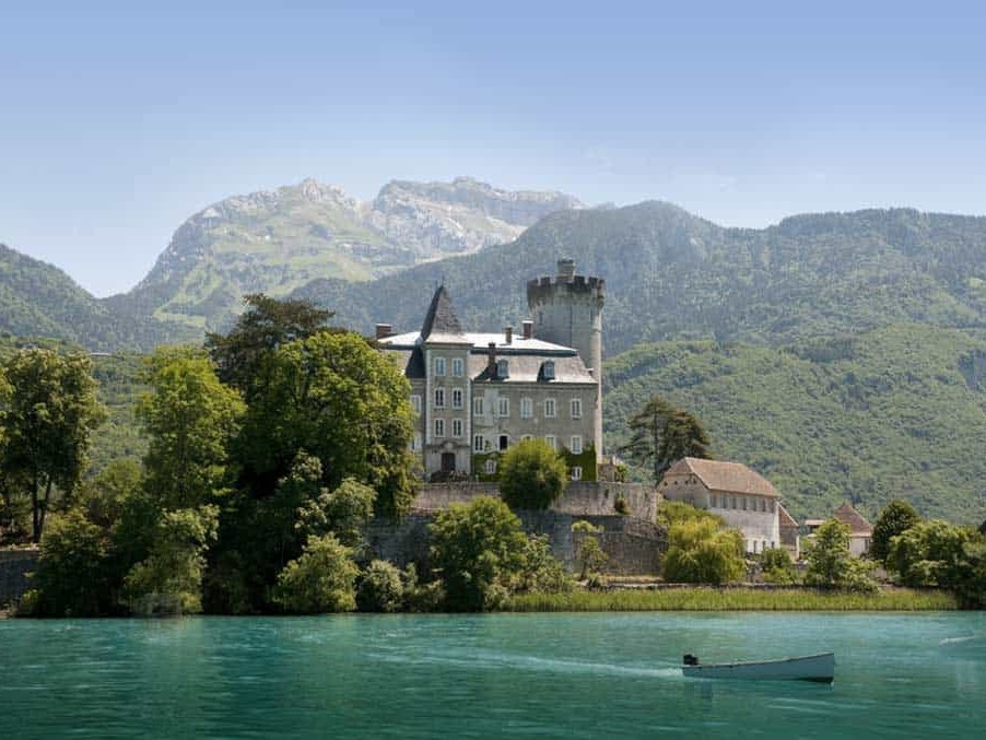 La Ferme des Vônezins restaurant d’alpage en montagne dans les Aravis à Thônes en Haute-Savoie entre le Lac d’Annecy, la Clusaz & le Grand-Bornand