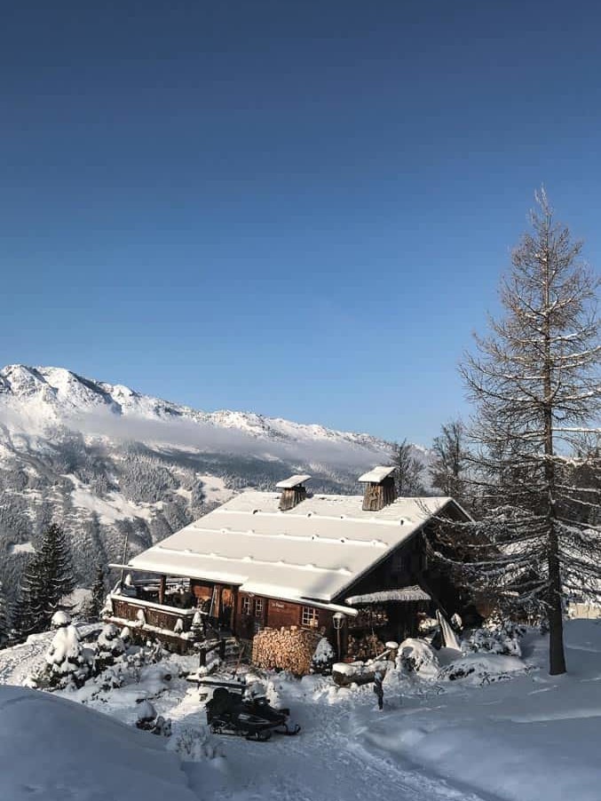 La Ferme des Vônezins votre hôtel de charme, chalet-chambres d’hôtes, spa & restaurant d’alpage dans les Aravis à Thônes en Haute-Savoie entre le Lac d’Annecy, la Clusaz & le Grand-Bornand